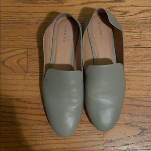 Halogen Sabrina Collapsible Back Flat